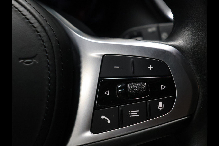 BMW 1-serie 118i Executive Edition [ADAPTIVE CRUISE, SPORT LINE, APPLE CARPLAY, ANDROID, STOELVERWARMING, LED, PDC V+A, CLIMATE CONTROL, NAVIGATIE, PRIVACY GLASS, DAB, BLUETOOTH, NIEUWSTAAT]