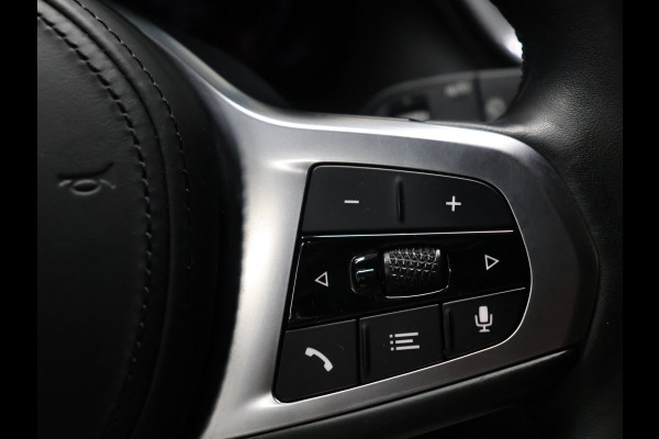 BMW 1-serie 118i Executive Edition [ADAPTIVE CRUISE, SPORT LINE, APPLE CARPLAY, ANDROID, STOELVERWARMING, LED, PDC V+A, CLIMATE CONTROL, NAVIGATIE, PRIVACY GLASS, DAB, BLUETOOTH, NIEUWSTAAT]