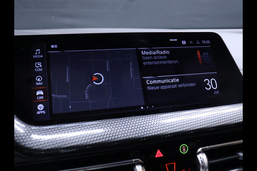 BMW 1-serie 118i Executive Edition [ADAPTIVE CRUISE, SPORT LINE, APPLE CARPLAY, ANDROID, STOELVERWARMING, LED, PDC V+A, CLIMATE CONTROL, NAVIGATIE, PRIVACY GLASS, DAB, BLUETOOTH, NIEUWSTAAT]