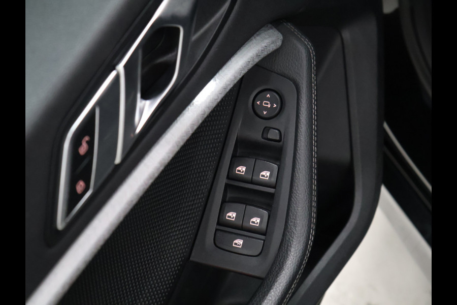 BMW 2 Serie Gran Coupé 218i High Executive Edition M Sport [APPLE CARPLAY, ANDROID, STOELVERWARMING, ADAPTIVE LED, VOL LEDER, DIGITAL DASH, PDC V+A, DRIVING ASSISTANT, CRUISE CONTROL, GROOT NAVIGATIE, CLIMATE CONTROL, NIEUWSTAAT]