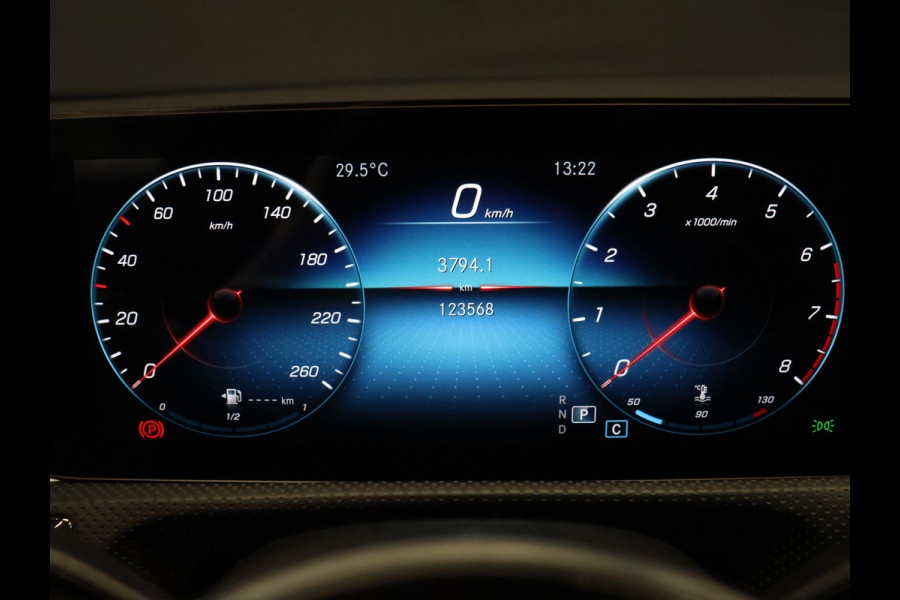 Mercedes-Benz CLA-Klasse 180 Business Solution Luxury [PANORAMADAK, PREMIUM SOUND, MEMORY SEATS, ELEKTRISCHE STOELEN, MULTIBEAM LED, STOELVERWARMING, CAMERA, SFEERVERLICHTING, PDC V+A, CRUISE CONTROL, GROOT NAVIGATIE, CLIMATE CONTROL, KEYLESS, W