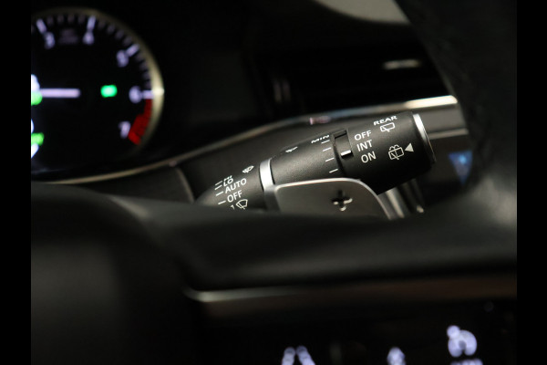 Land Rover Range Rover Evoque 1.5 P300e AWD Bronze Collection [PANORAMADAK, MERIDIAN, MEMORY SEATS, STOELVERWARMING, APPLE CARPLAY, ANDROID, CAMERA, CLEAR SIGHT SPIEGEL, VOL LEDER, DIGITAL DASH, PDC V+A, CRUISE CONTROL, GROOT NAVIGATIE, CLIMATE CONTROL,