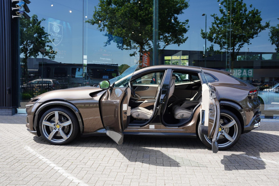 Ferrari Purosangue 6.5 V12 / NL-AUTO / BTW / Carbon / Massage / 8 D.Km