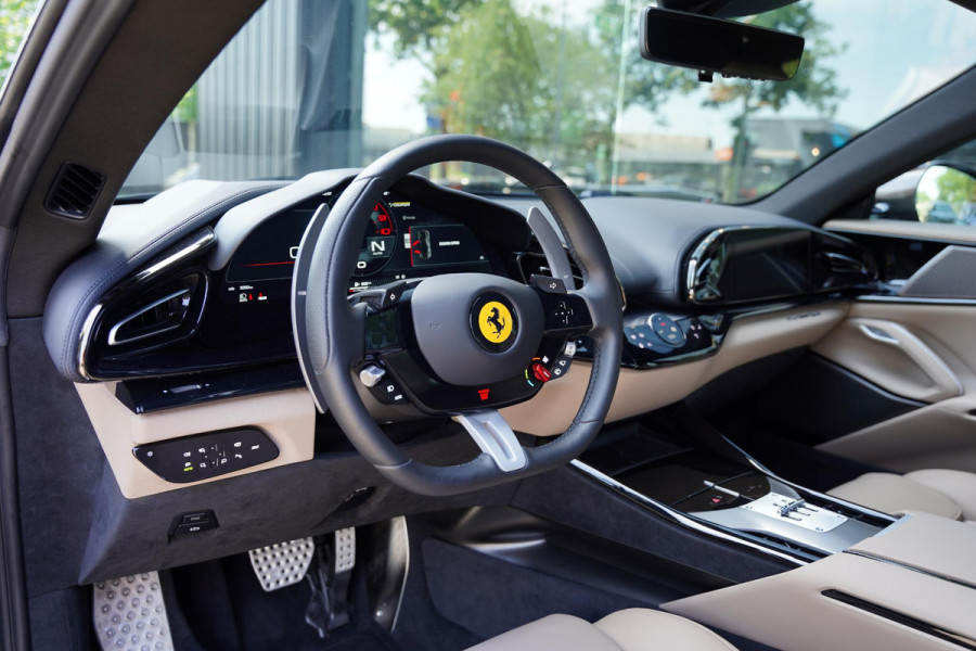 Ferrari Purosangue 6.5 V12 / NL-AUTO / BTW / Carbon / Massage / 8 D.Km