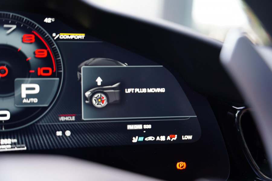 Ferrari Purosangue 6.5 V12 / NL-AUTO / BTW / Carbon / Massage / 8 D.Km