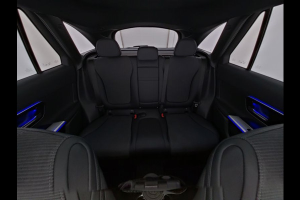 Mercedes-Benz GLC 300 e 4MATIC Plug-In Hybride Trekhaak | Panorama Schuif-Kanteldak | Zwarte Hemel | Parkeerpakket met achteruitcamera | Memory Voorstoelen. Inclusief 24 maanden Mercedes-Benz Certified garantie voor Europa.