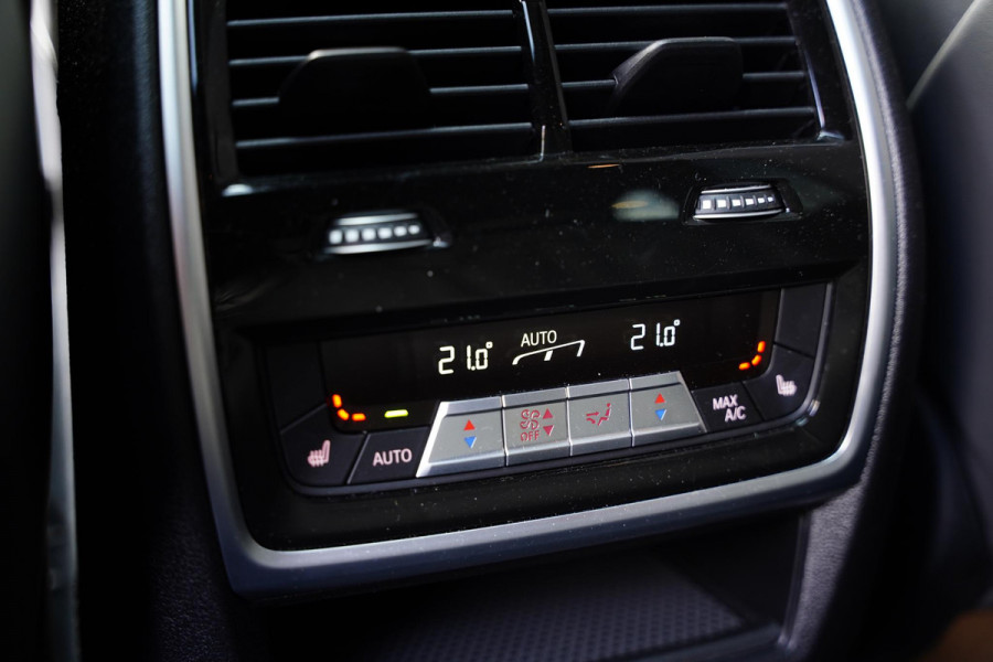 BMW X5 M Competition / NL-Auto / Bowers & Wilkins / Skylounge / Massage Stoelen