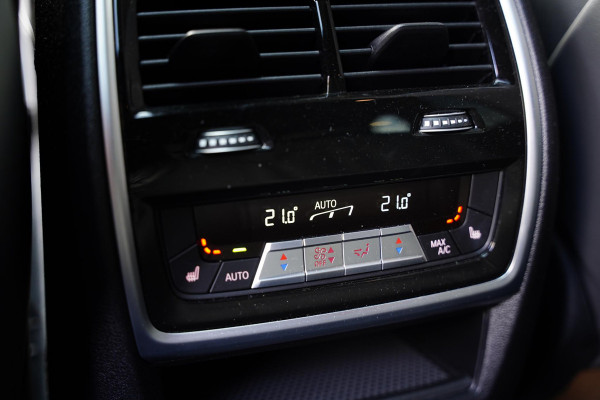 BMW X5 M Competition / NL-Auto / Bowers & Wilkins / Skylounge / Massage Stoelen