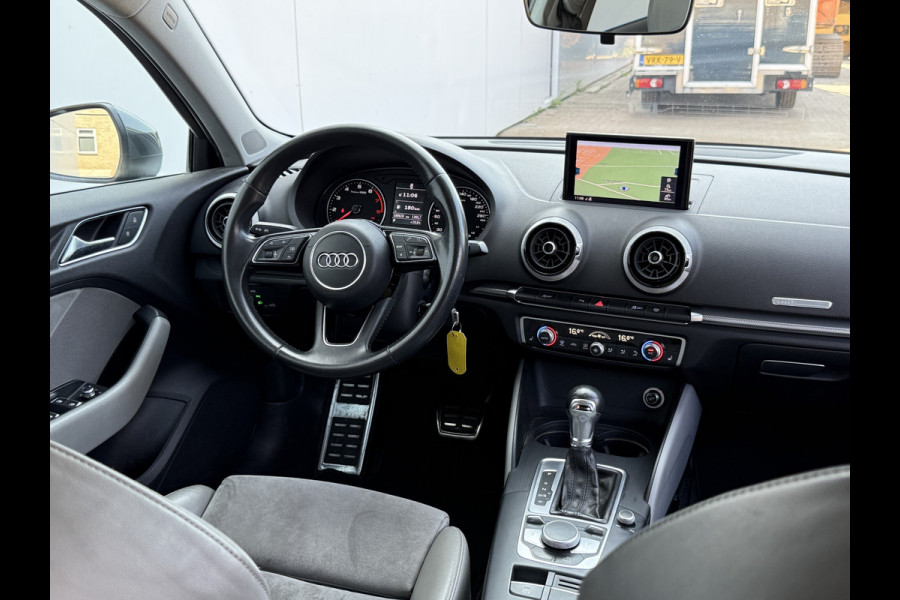 Audi A3 S-line 1.5 TFSI *Motor tikt* Automaat Climate Control Camera Navigatie Trekhaak Stoelverwarming Parkeersensoren
