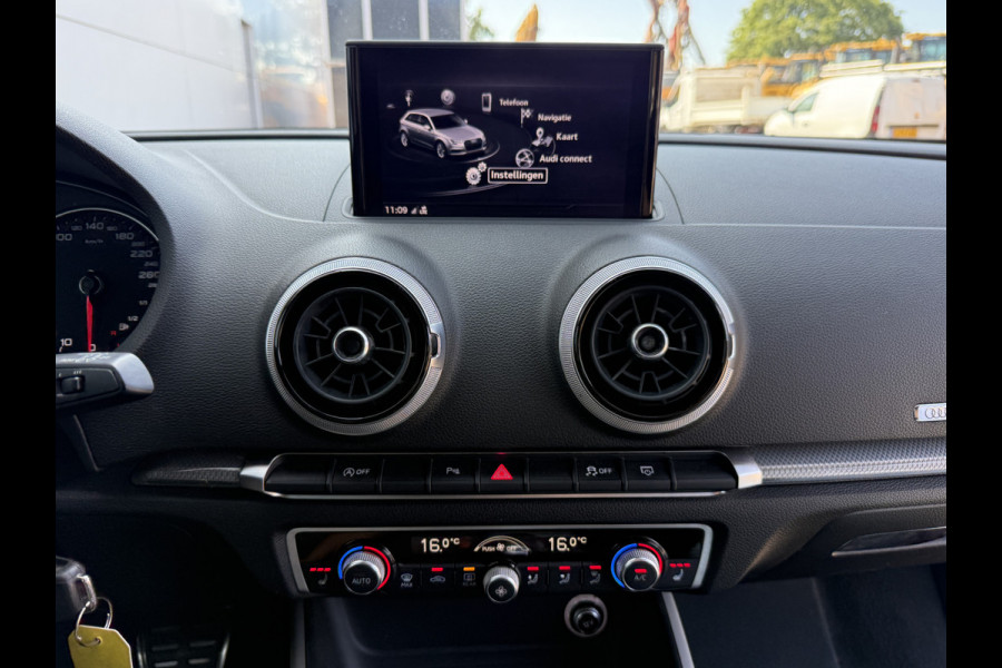 Audi A3 S-line 1.5 TFSI *Motor tikt* Automaat Climate Control Camera Navigatie Trekhaak Stoelverwarming Parkeersensoren