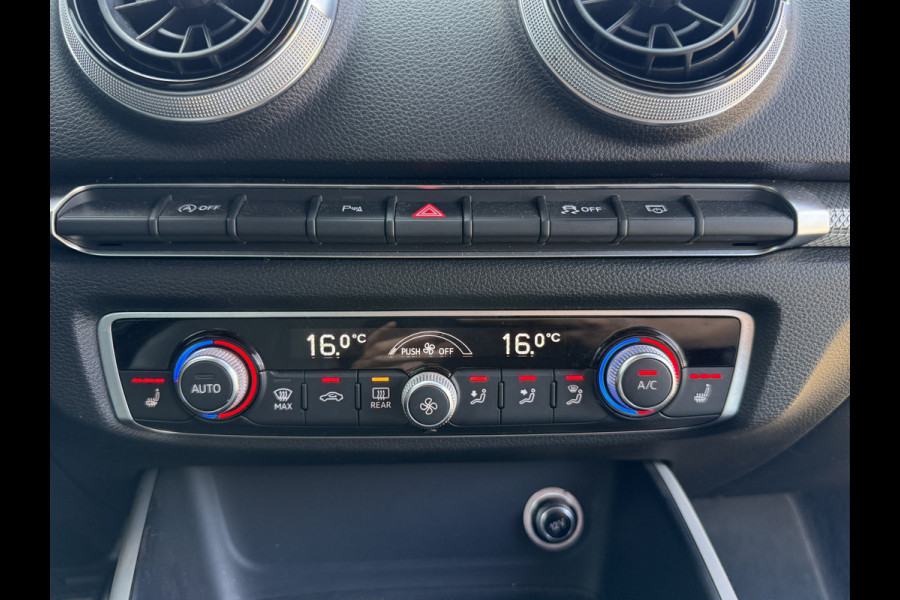 Audi A3 S-line 1.5 TFSI *Motor tikt* Automaat Climate Control Camera Navigatie Trekhaak Stoelverwarming Parkeersensoren