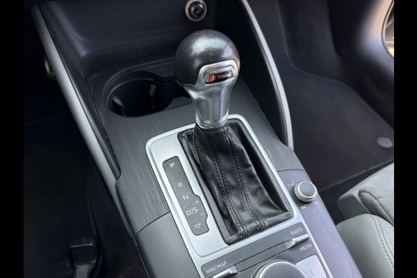 Audi A3 S-line 1.5 TFSI *Motor tikt* Automaat Climate Control Camera Navigatie Trekhaak Stoelverwarming Parkeersensoren