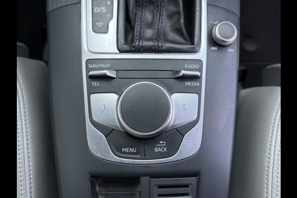 Audi A3 S-line 1.5 TFSI *Motor tikt* Automaat Climate Control Camera Navigatie Trekhaak Stoelverwarming Parkeersensoren