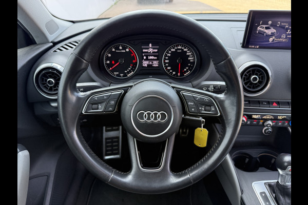 Audi A3 S-line 1.5 TFSI *Motor tikt* Automaat Climate Control Camera Navigatie Trekhaak Stoelverwarming Parkeersensoren