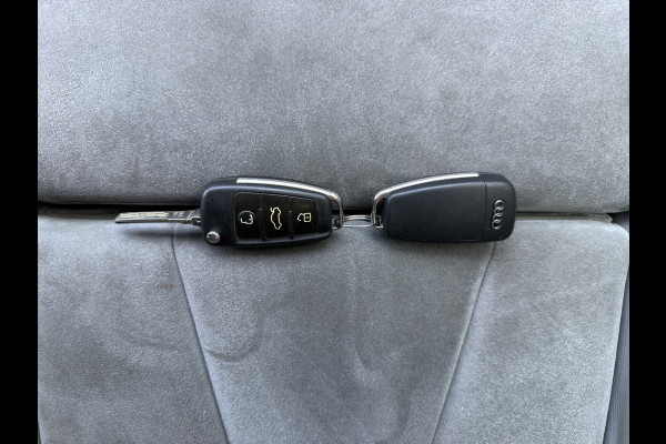 Audi A3 S-line 1.5 TFSI *Motor tikt* Automaat Climate Control Camera Navigatie Trekhaak Stoelverwarming Parkeersensoren