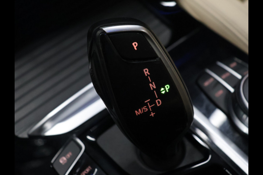 BMW X3 xDrive30e High Executive [SCHUIFKANTELDAK, APPLE CARPLAY, ANDROID, TREKHAAK, ADAPTIVE LED, STOELVERWARMING, VOL LEDER, DIGITAL DASH, ELEKTRISCHE ACHTERKLEP, GROOT NAVIGATIE, PDC V+A, CRUISE CONTROL, CLIMATE CONTROL,