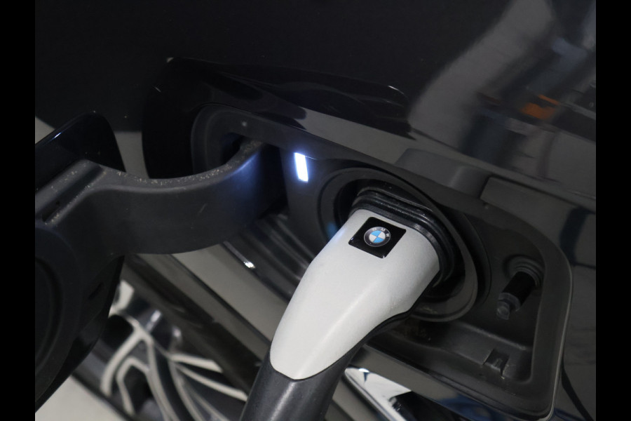 BMW X3 xDrive30e High Executive [SCHUIFKANTELDAK, APPLE CARPLAY, ANDROID, TREKHAAK, ADAPTIVE LED, STOELVERWARMING, VOL LEDER, DIGITAL DASH, ELEKTRISCHE ACHTERKLEP, GROOT NAVIGATIE, PDC V+A, CRUISE CONTROL, CLIMATE CONTROL,