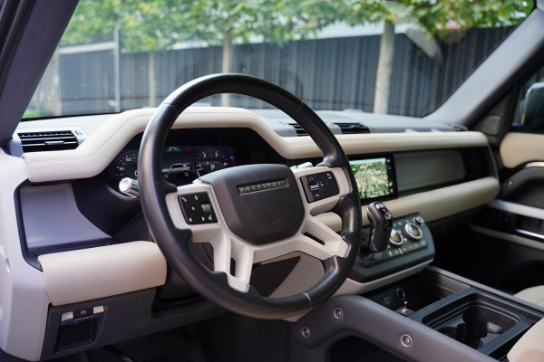 Land Rover Defender 110 / FULL URBAN PACK / Meridian / Panoramadak