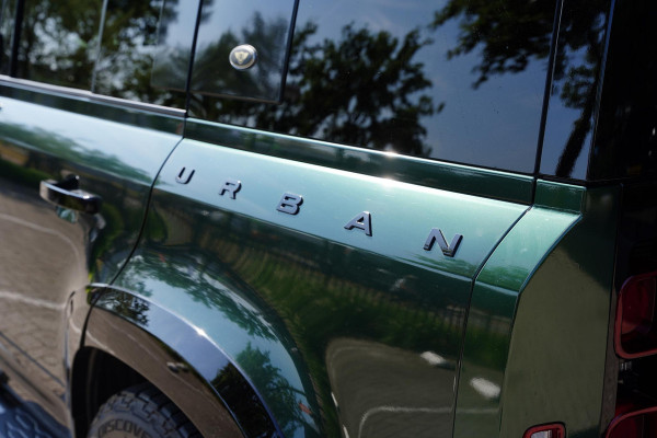 Land Rover Defender 110 / FULL URBAN PACK / Meridian / Panoramadak