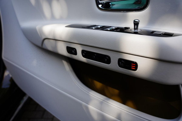 Rolls-Royce Spectre AWD 102 kWh / NL-Auto / Multicolor