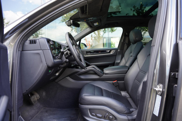 Porsche Cayenne 3.0 E-Hybrid Black Edition / Sportdesign Pakket / Sportuilaat