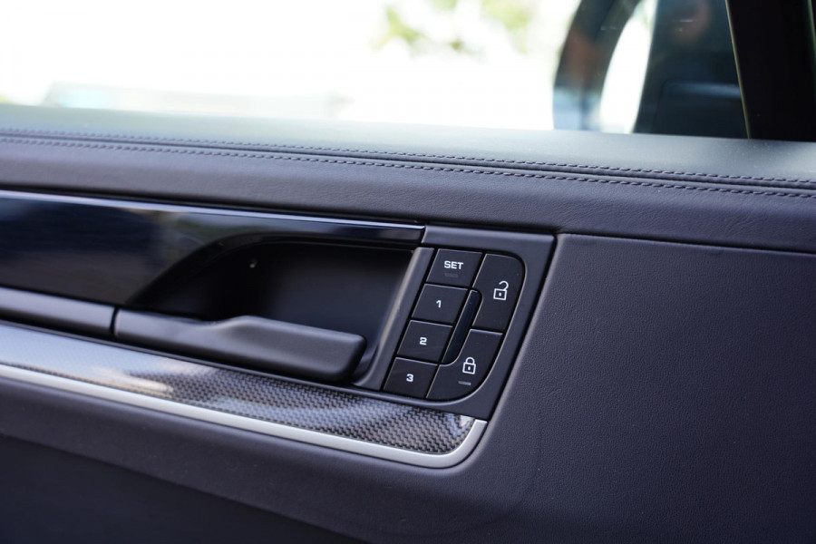 Porsche Cayenne 3.0 E-Hybrid Black Edition / Sportdesign Pakket / Sportuilaat