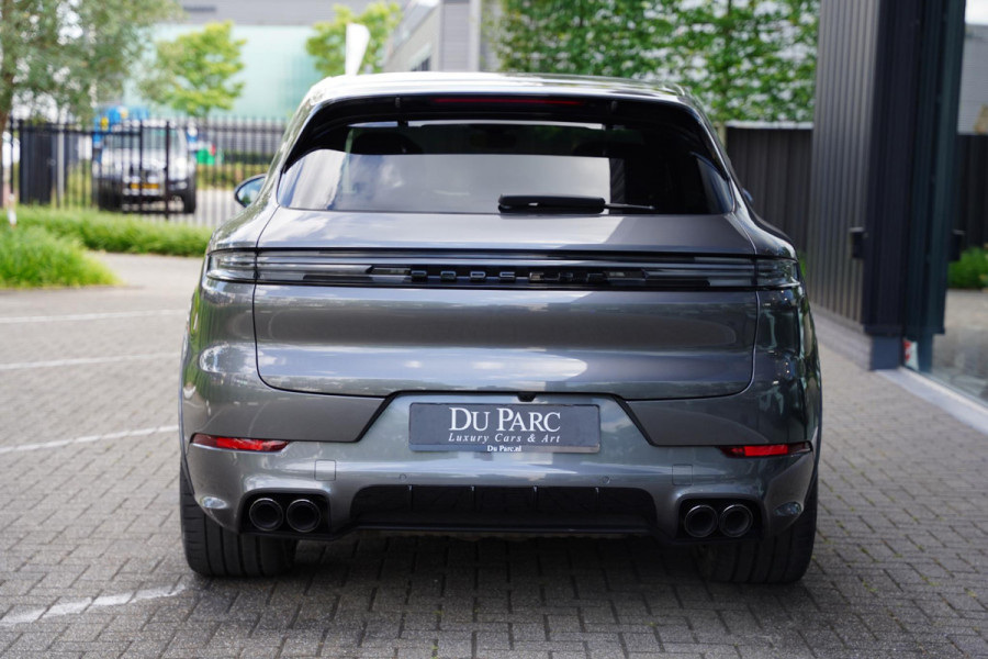 Porsche Cayenne 3.0 E-Hybrid Black Edition / Sportdesign Pakket / Sportuilaat