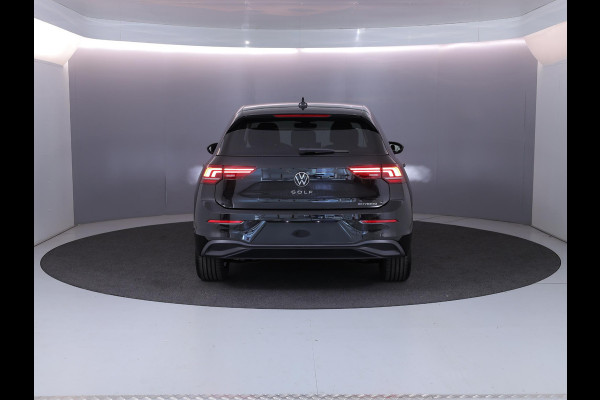 Volkswagen Golf Life Edition 1.5 eHybrid 204 PK | 18 "LM velgen | Stoel & Stuurverwarming | Camera |
