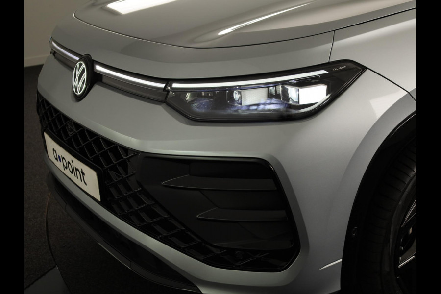Volkswagen Tayron R-Line Edition 1.5 eHybrid 150 kW / 204 PK SUV 6 v Panoramadak | 360 camera | Head Up Display