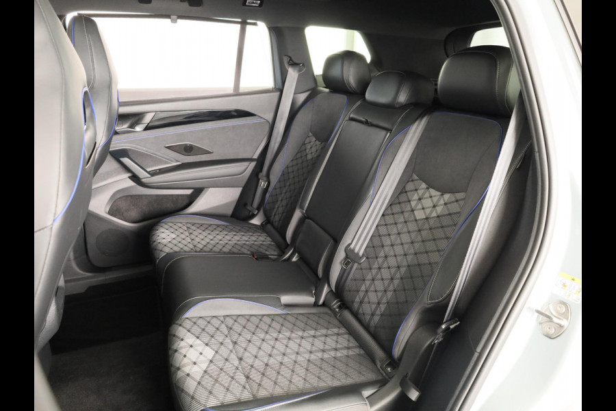 Volkswagen Tayron R-Line Edition 1.5 eHybrid 150 kW / 204 PK SUV 6 v Panoramadak | 360 camera | Head Up Display