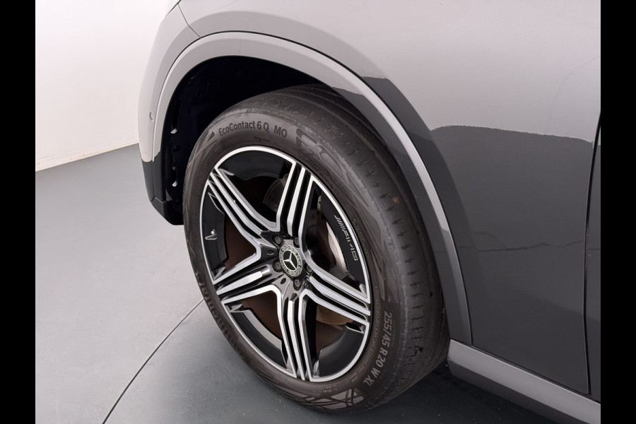 Mercedes-Benz GLC 300e AMG 4Matic // SoH 93% // Panorama dak // Trekhaak // Burmester // Headup // Memory Stoelen // Distronic // 360 Camera