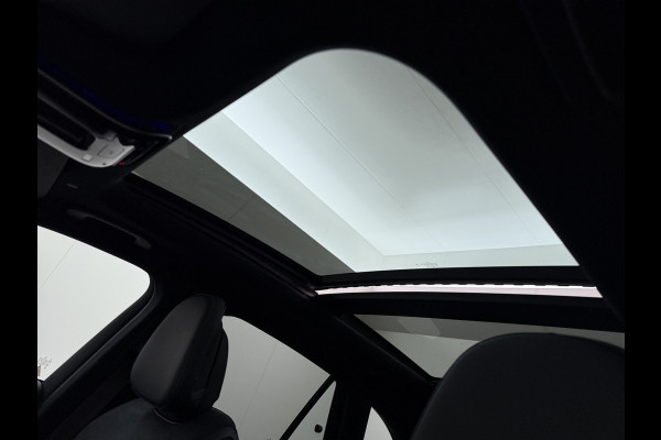 Mercedes-Benz GLC 300e AMG 4Matic // SoH 93% // Panorama dak // Trekhaak // Burmester // Headup // Memory Stoelen // Distronic // 360 Camera