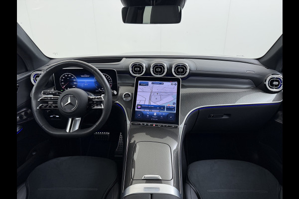 Mercedes-Benz GLC 300e AMG 4Matic // SoH 93% // Panorama dak // Trekhaak // Burmester // Headup // Memory Stoelen // Distronic // 360 Camera