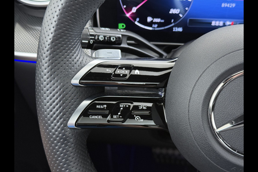 Mercedes-Benz GLC 300e AMG 4Matic // SoH 93% // Panorama dak // Trekhaak // Burmester // Headup // Memory Stoelen // Distronic // 360 Camera