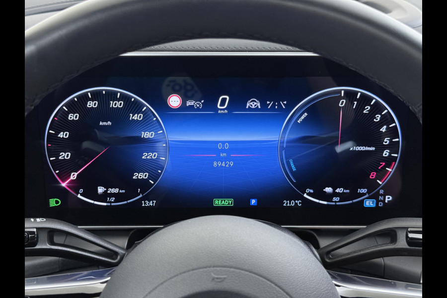Mercedes-Benz GLC 300e AMG 4Matic // SoH 93% // Panorama dak // Trekhaak // Burmester // Headup // Memory Stoelen // Distronic // 360 Camera