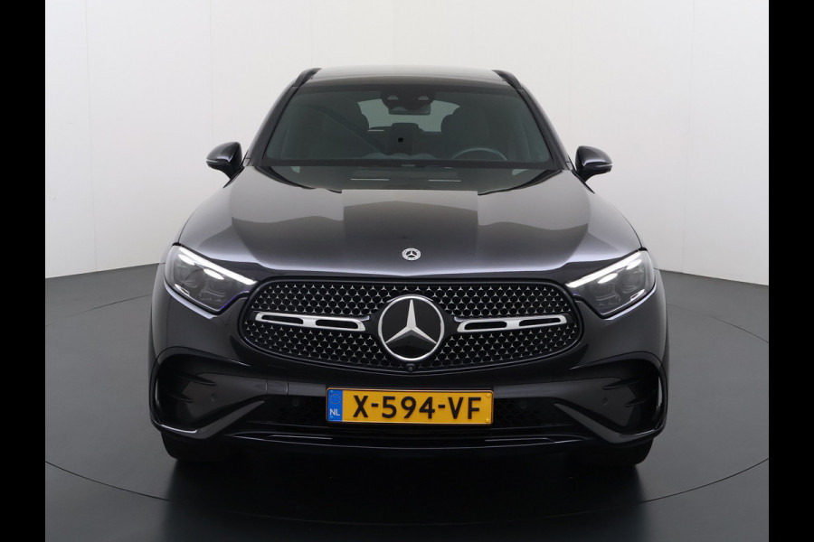 Mercedes-Benz GLC 300e AMG 4Matic // SoH 93% // Panorama dak // Trekhaak // Burmester // Headup // Memory Stoelen // Distronic // 360 Camera