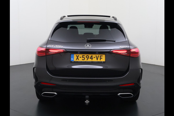Mercedes-Benz GLC 300e AMG 4Matic // SoH 93% // Panorama dak // Trekhaak // Burmester // Headup // Memory Stoelen // Distronic // 360 Camera