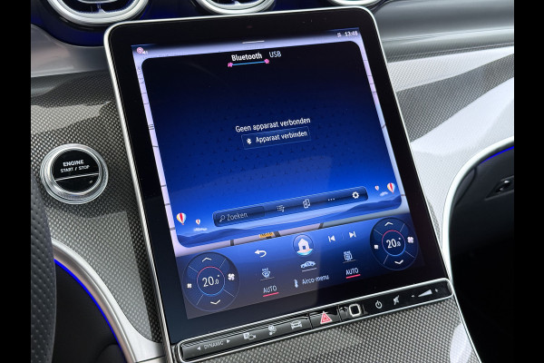 Mercedes-Benz GLC 300e AMG 4Matic // SoH 93% // Panorama dak // Trekhaak // Burmester // Headup // Memory Stoelen // Distronic // 360 Camera