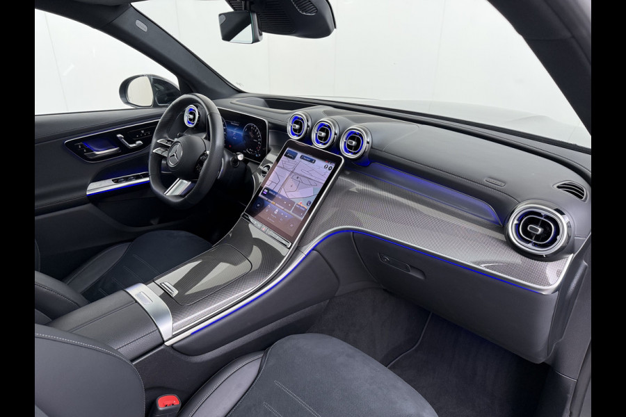 Mercedes-Benz GLC 300e AMG 4Matic // SoH 93% // Panorama dak // Trekhaak // Burmester // Headup // Memory Stoelen // Distronic // 360 Camera