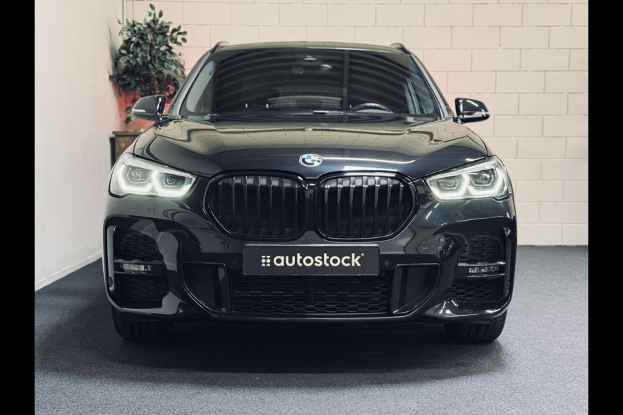BMW X1 sDrive18i High Exe. M-Sport | 19" | Leder | Trekhaak