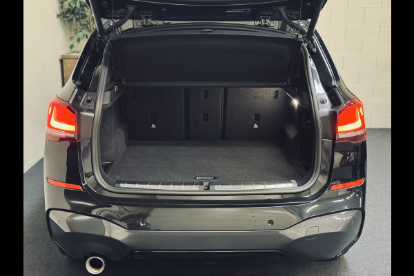 BMW X1 sDrive18i High Exe. M-Sport | 19" | Leder | Trekhaak