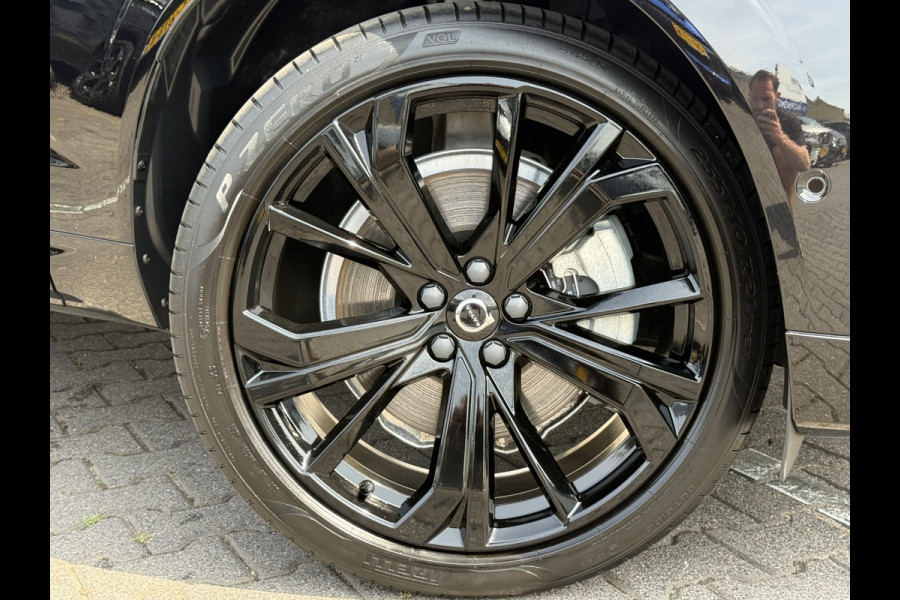 Volvo XC60 2.0 T8 Plug-in hybrid AWD Ultra Black Edition | Trekhaak | Pano | Pilot Assist | Dodehoek | 21 inch