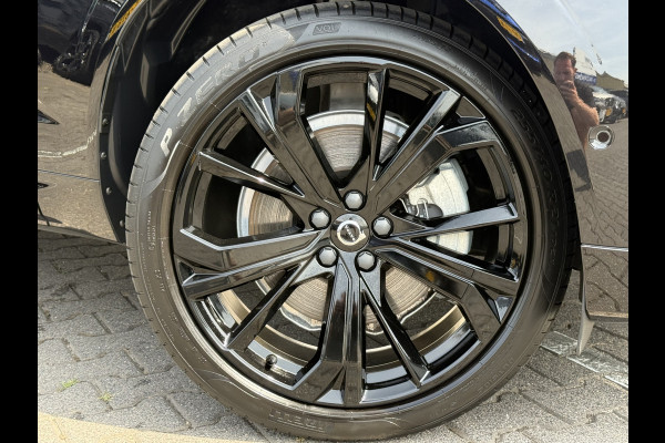 Volvo XC60 2.0 T8 Plug-in hybrid AWD Ultra Black Edition | Trekhaak | Pano | Pilot Assist | Dodehoek | 21 inch