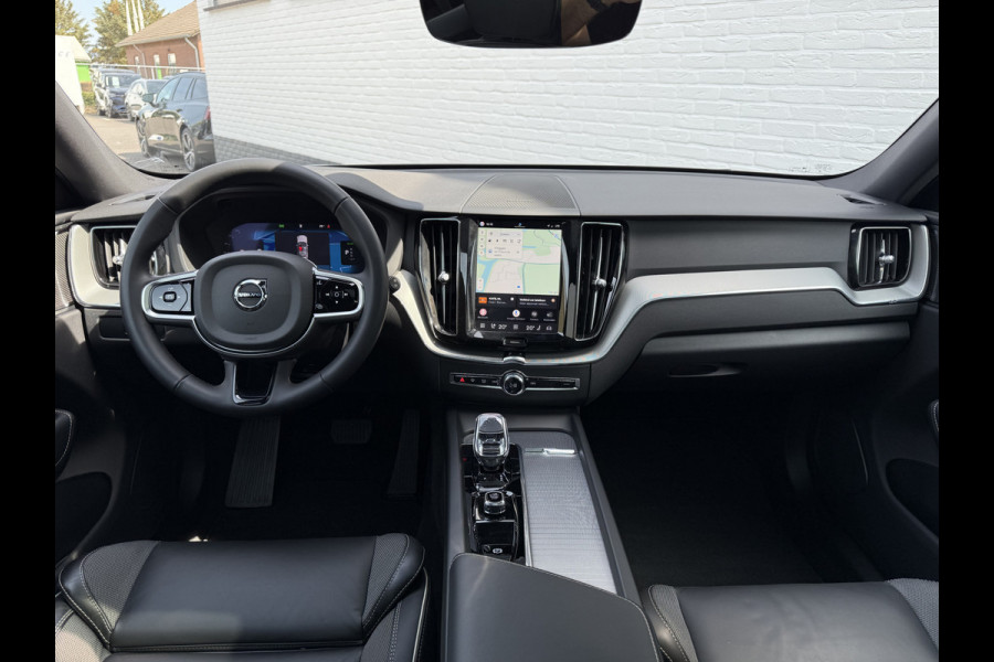 Volvo XC60 2.0 T8 Plug-in hybrid AWD Ultra Black Edition | Trekhaak | Pano | Pilot Assist | Dodehoek | 21 inch