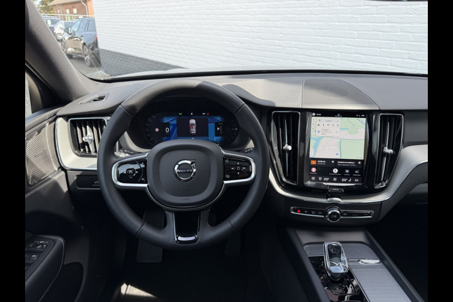 Volvo XC60 2.0 T8 Plug-in hybrid AWD Ultra Black Edition | Trekhaak | Pano | Pilot Assist | Dodehoek | 21 inch