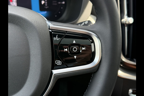 Volvo XC60 2.0 T8 Plug-in hybrid AWD Ultra Black Edition | Trekhaak | Pano | Pilot Assist | Dodehoek | 21 inch