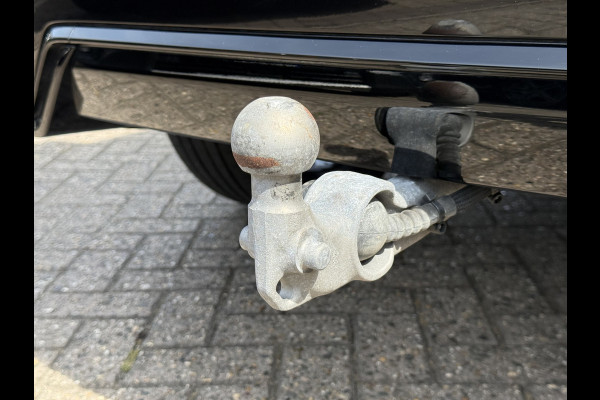 Volvo XC60 2.0 T8 Plug-in hybrid AWD Ultra Black Edition | Trekhaak | Pano | Pilot Assist | Dodehoek | 21 inch