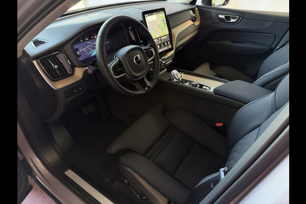 Volvo XC60 2.0 T8 455PK AWD PLUS DARK NIEUWE AUTO HARMAN KARDON 360.CAM STOEL/STUUR VERW LEER