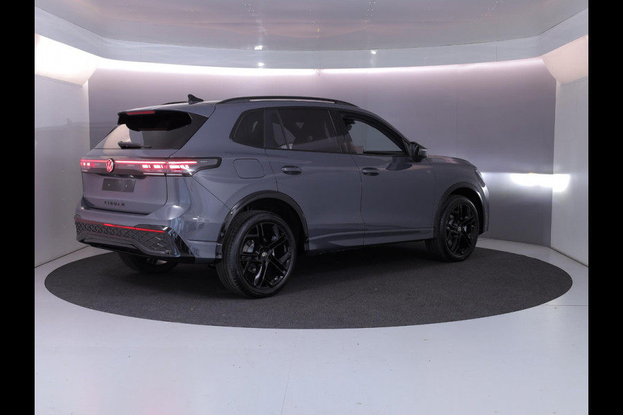 Volkswagen Tiguan R-Line Edition 1.5 eHybrid 150 kW / 204 PK SUV 6 v Head-Up Display | Panoramadak | Stoelverwarming