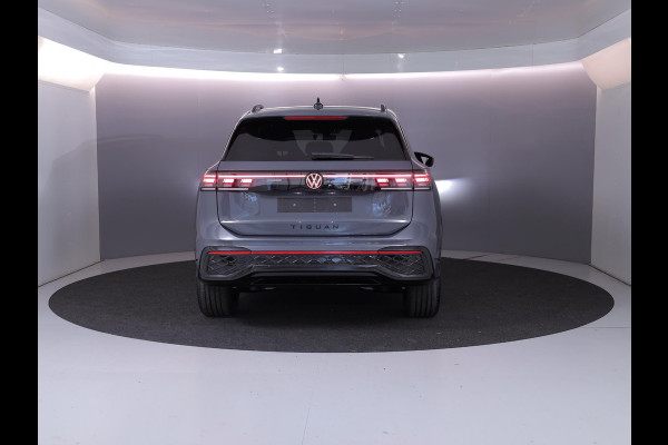 Volkswagen Tiguan R-Line Edition 1.5 eHybrid 150 kW / 204 PK SUV 6 v Head-Up Display | Panoramadak | Stoelverwarming